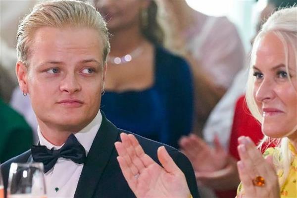 Kronprenses Mette-Marit'in oğlunun davası öncesi Norveç'te kadına yönelik şiddet başvurularında artış