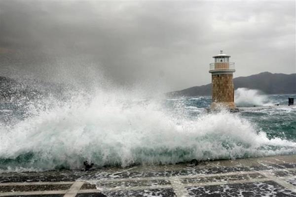 Meteoroloji'den Doğu Akdeniz için, İçişleri Bakanlığı'ndan Marmara ve Kuzey Ege için fırtına uyarısı