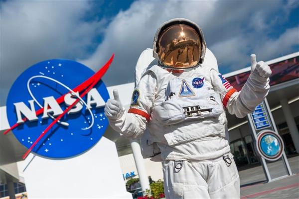 NASA, bir astronotun rahatsızlanması nedeniyle ISS dışında gerçekleştirilmesi planlanan uzay yürüyüşünü erteledi