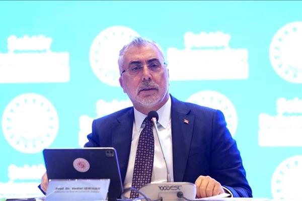 Bakan Işıkhan, Kayıt Dışı İstihdamla Mücadele Ev İşçileri Çalıştayı'nda konuştu