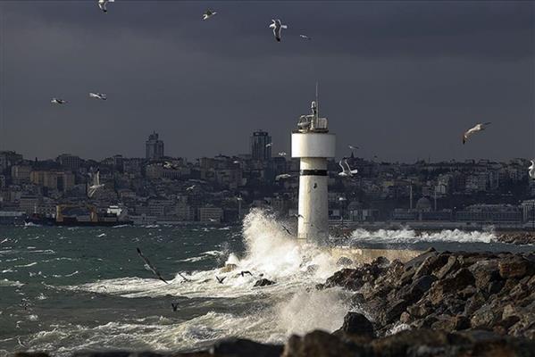 İstanbul dün gece sağanağa teslim oldu