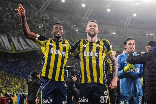 Fenerbahçe, Otokoç Otomotiv ile forma göğüs sponsorluğu anlaşmasını yenilendiğini duyurdu