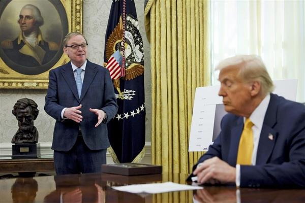 Trump, Fed başkanlığı için adı geçen Kevin Hassett'i Beyaz Saray'da tutmak istediğini söyledi