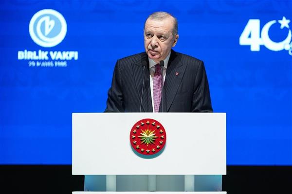 Cumhurbaşkanı Erdoğan dijitalleşme ve kültürel dönüşümün aile yapısını kuşatma altına aldığını söyledi