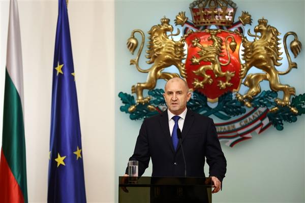 Euro geçişi Bulgar hükümetine yaramadı, Cumhurbaşkanı Rumen Radev istifa kararı aldığını açıkladı