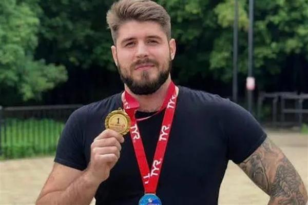 Kuruçeşme açıklarında bulunan cesedin kayıp Rus yüzücü Nikolai Svechnikov'a ait olabileceği değerlendiriliyor