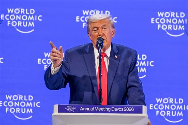 ABD Başkanı Donald Trump Davos'ta konuştu, 'Sadece güvenliğimiz için bir parça buz istiyoruz' dedi
