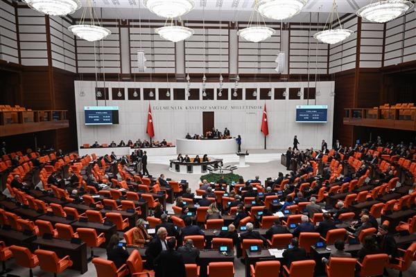 En düşük emekli aylığının artırılmasını da içeren kanun teklifi TBMM Genel Kurulunda kabul edildi