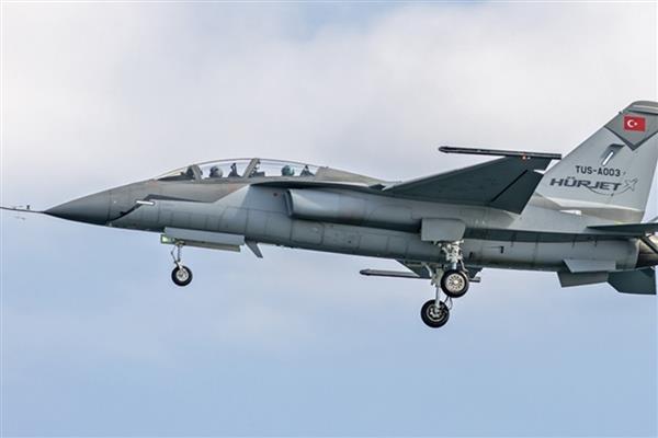 Türkiye'nin ilk milli jet eğitim uçağı HÜRJET, Erzurum'daki eksi 21 derece soğuk hava ve yüksek irtifa testlerini başarıyla geçti