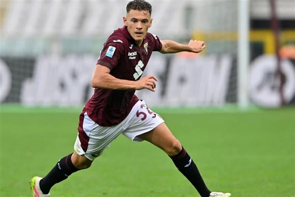 Asllani kariyer planı nedeniyle Beşiktaş'a mesafeli