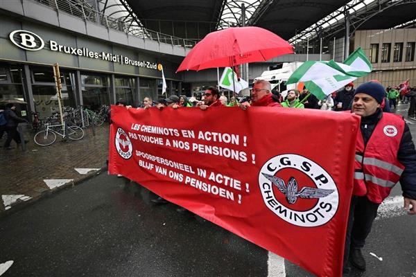 Belçika'da demir yolu çalışanlarının 5 günlük grevi başladı, tren seferleri aksadı