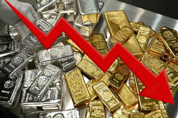Piyasalarda 'Warsh' etkisi yaşandı, gümüş 1980'den bu yana en kötü gününü yaşarken altın da büyük değer kaybetti