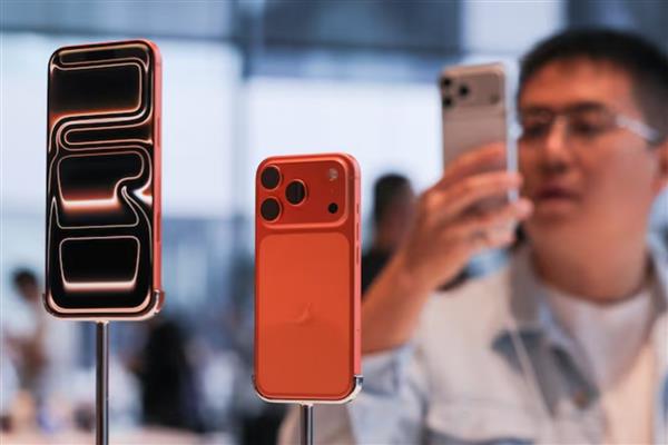 Apple, 2026 yılında standart modeli erteleyerek üst segment iPhone'ların üretim ve sevkiyatına öncelik verecek