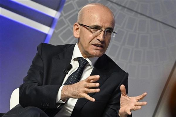 Bakan Şimşek, altın etkisiyle ithalat artsa da dış ticaret açığının OVP hedefinin altında gerçekleştiğini açıkladı