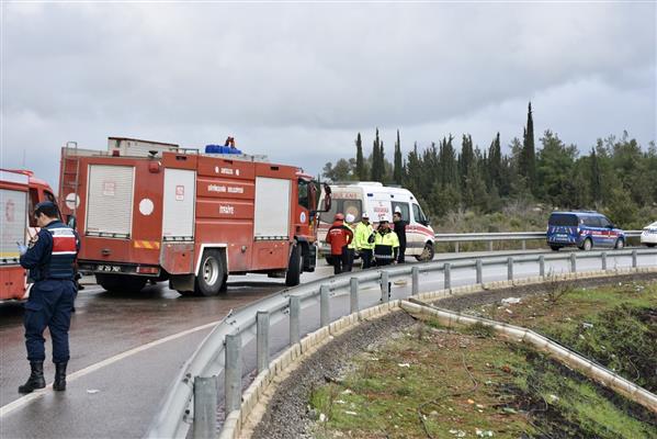 Antalya'da korkutan kaza, yolcu otobüsü devrildi 8 kişi hayatını kaybederken 26 kişi ise yaralandı