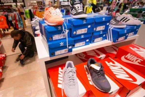 Rusya'da AVM'lerde sahte Nike ve Adidas spor ayakkabıları şoku