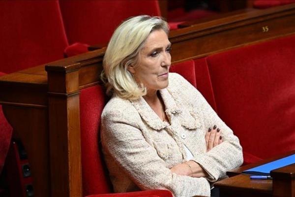 Fransa'da Marine Le Pen'e siyasi yasaktan geri adım
