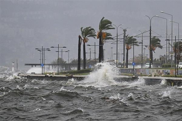 Meteorolojiden Ege kıyıları için fırtına ve gök gürültülü sağanak uyarısı