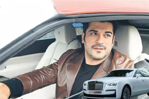 Serveti 1 milyar lirayı aşan Burak Özçivit, 50 milyon liralık Rolls-Royce'u ile görüntülendi