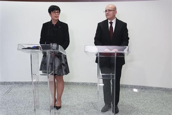 Bakan Şimşek, AB Komisyonu Üyesi Kos ile görüşmesinde Türkiye ile AB ilişkilerinde yeni ve daha derin iş birliği çağrısı yaptı