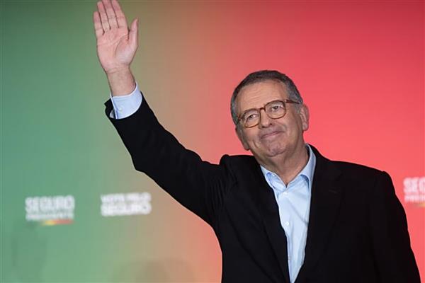 Portekiz'de muhalefetteki Sosyalist Parti'nin adayı Antonio Jose Seguro cumhurbaşkanı seçildi