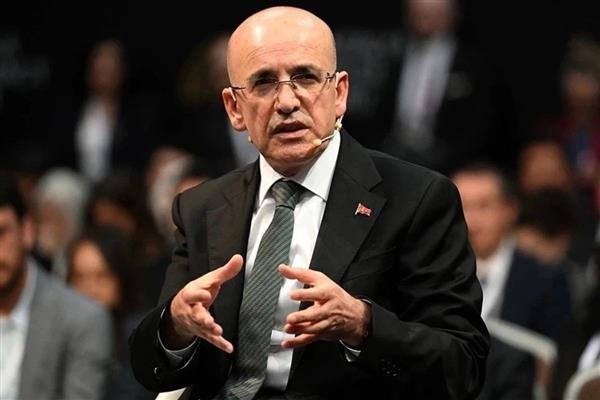 Bakan Şimşek, küresel ekonomideki belirsizliklere rağmen Türkiye'nin dayanıklılığını koruduğunu söyledi