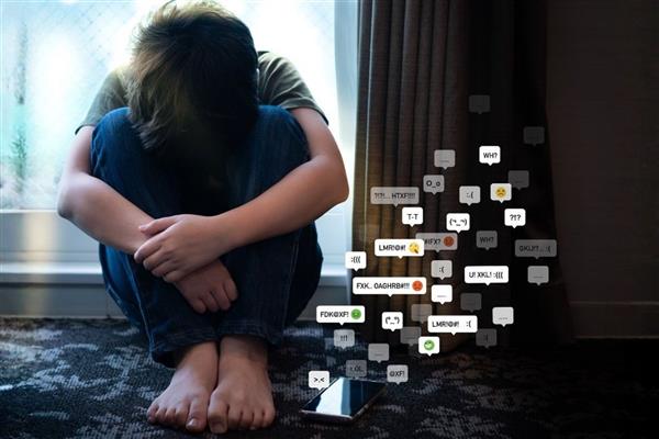 AB Komisyonu'ndan gençleri çevrim içi zorbalıktan korumak için Eylem Planı