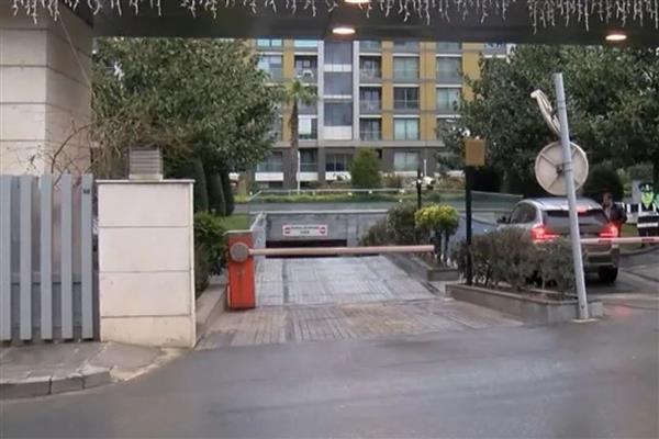 Kapalıçarşı'da döviz bürosu işleten esnafın Bakırköy'deki sitesinde otomobilinden 30 milyon doları çalındı