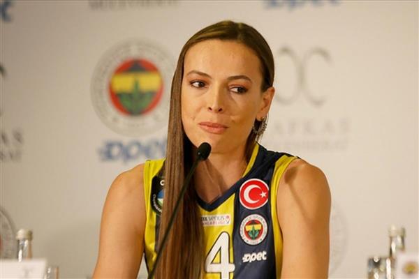 Fenerbahçe Medicana Kadın Voleybol Takımı Kaptanı Eda Erdem, takımı ile 2 yıllık sözleşme imzaladı