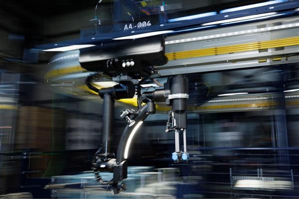 Amazon, yalnızca birkaç ay sonra 'Blue Jay' isimli yeni nesil depo robotunun fişini çekti