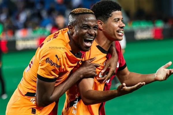 Osimhen için gelen scoutlar Sara'ya hayran kaldı