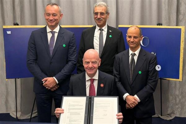 FIFA, Gazze'ye stadyum ve 50 futbol sahası yaptırmak için 'Barış Kurulu' ile anlaştı