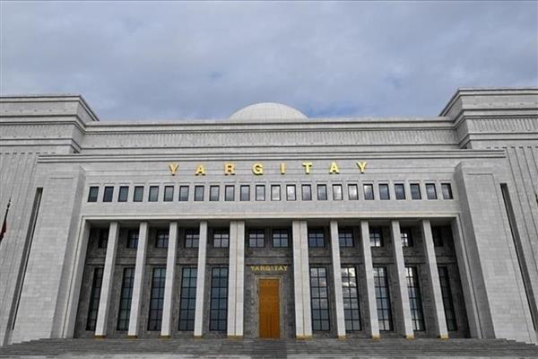 Yargıtay, eski çalışanının fotoğrafını sosyal medyada paylaşan patronun cezasını onadı