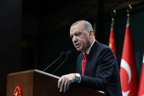 Cumhurbaşkanı Erdoğan, kabine toplantısı sonrasında yaptığı açıklamada dünyada Türkiye rüzgârı estiğini söyledi