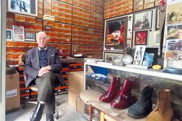 Ankara'nın 'Protokol Kunduracısı' Nurettin Cebeci 65 yıl sonra dükkanını kapatıyor