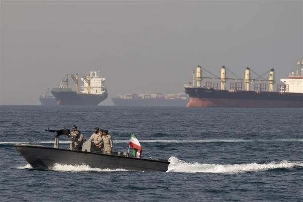 İran, ABD-İsrail saldırıları sonrası Hürmüz Boğazı'nı kapattı