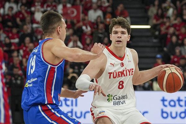 12 Dev Adam Sırbistan'a yendi, üst turu garantiledi