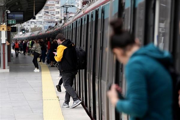 Ulaştırma ve Altyapı Bakanı Abdulkadir Uraloğlu açıkladı; beş büyükşehirde kent içi raylı sistemlerde kapasite artıyor