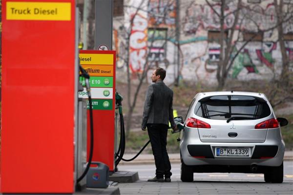 İran'ın Hürmüz Boğazı'nı kapatmasıyla Almanya'da dizel fiyatları 2 euronun üzerine çıktı