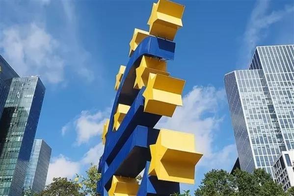 Euro Bölgesi'nde bileşik PMI şubatta 3 ayın en yüksek seviyesine çıktı