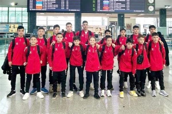 ABD ve İsrail'in İran'a savaş açması nedeniyle 11-13 yaşlarındaki 21 minik futbolcu Katar'da mahsur kaldı