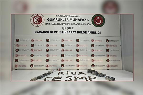 Çeşme limanında İtalya'ya kaçırılmak istenilen 7 bin 550 sikke ve figür ele geçirdi