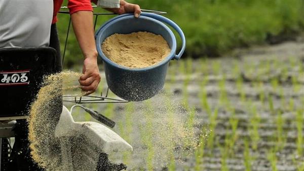 Tarım sektöründe üreticilerin maliyetlerinin artmasını önlemek amacıyla gübre ham maddesi üre için ithalatta gümrük vergisi sıfırlandı