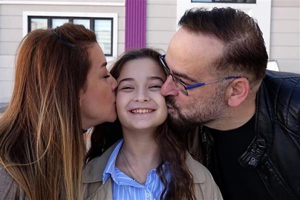 Amerikan Matematik Olimpiyatları'nda 10 yaşındaki Lina Saka, matematikte dünya birincisi oldu