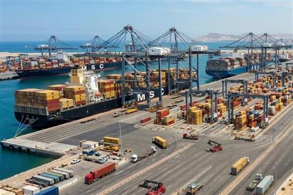 Hürmüz Boğazı'nın savaş nedeniyle kapanmasının ardından küresel taşımacılıkta karayolu seçeneği devreye girdi