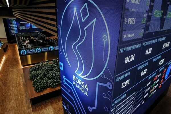 BIST 100 endeksi, Merkez Bankası'nın faiz kararı sonrasında küresel piyasalardan pozitif ayrıştı, günü artıda kapattı