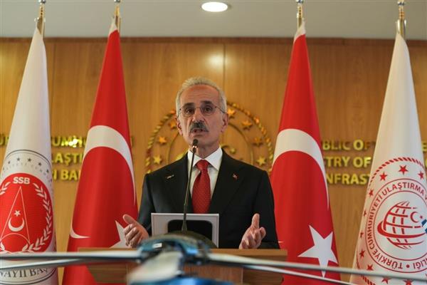 Bakan Uraloğlu, Ramazan Bayramı tatilinde otoyollar ve köprülerin ücretsiz olacağını söyledi