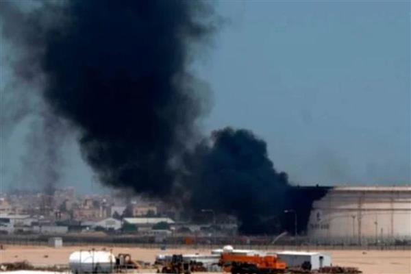 Kuveyt Petrol Şirketi, İHA saldırısının ardından Mina el-Ahmedi Rafinerisi'nde yangın çıktığını açıkladı