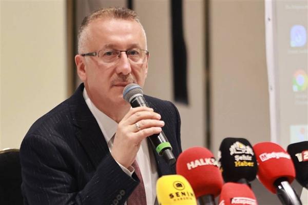 Yasak aşk iddiaları ile gündeme gelen AK Partili belediye başkanı Mutlu Işıksu partisinden istifa etti