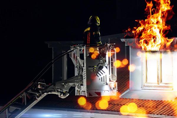 Almanya'da gece kulübünde yangın paniği; 750 kişi tahliye edildi